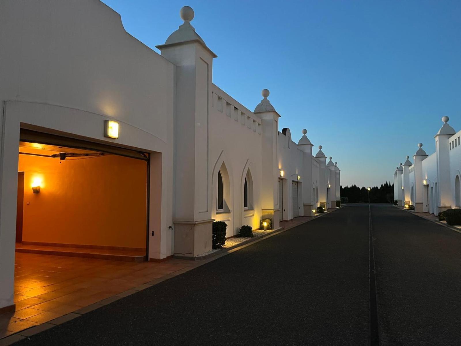 Hotel Alkalat Alcalá de Guadaira Esterno foto