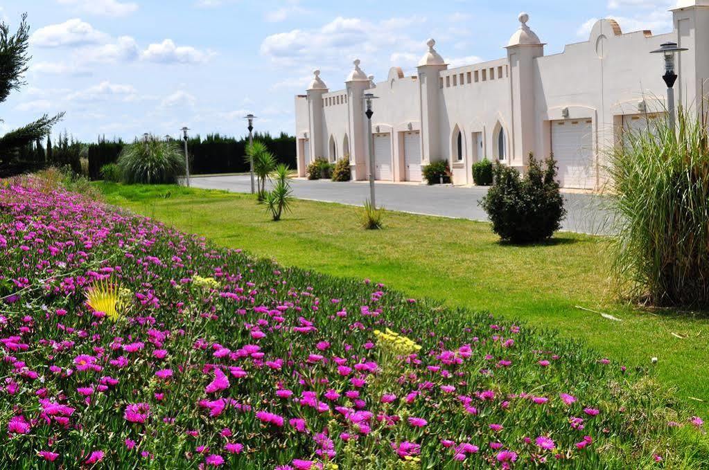 Hotel Alkalat Alcalá de Guadaira Esterno foto