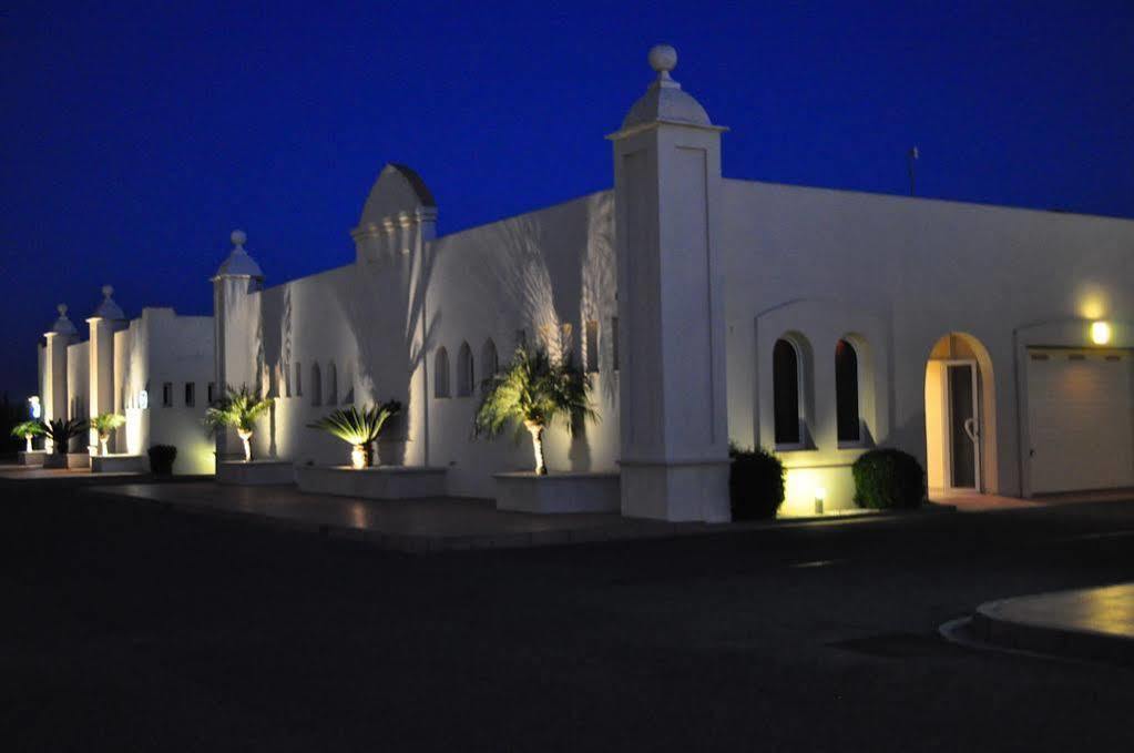 Hotel Alkalat Alcalá de Guadaira Esterno foto